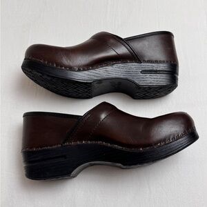 DANSKO Professional Cordovan Cabrio Brown Leather Women's Clog Size 41 Comfort